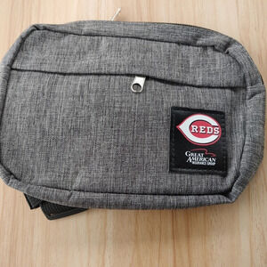 Cincinnati Reds MLB Great American Insurance Group Zip-Up Toiletry Fanny Pack